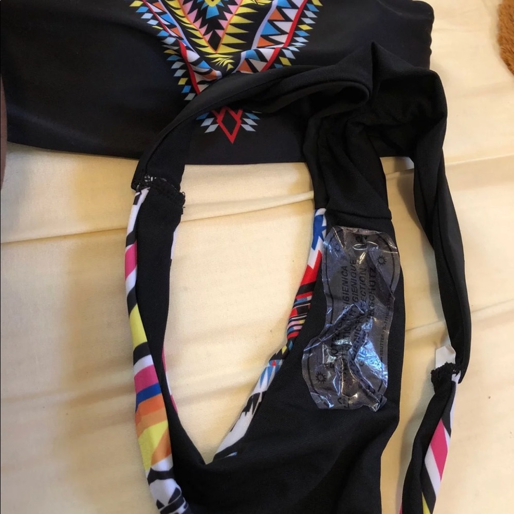 New Aztec bikini - Picture 2 of 2